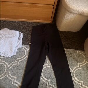 LULULEMON wunder under size 4 BLACK